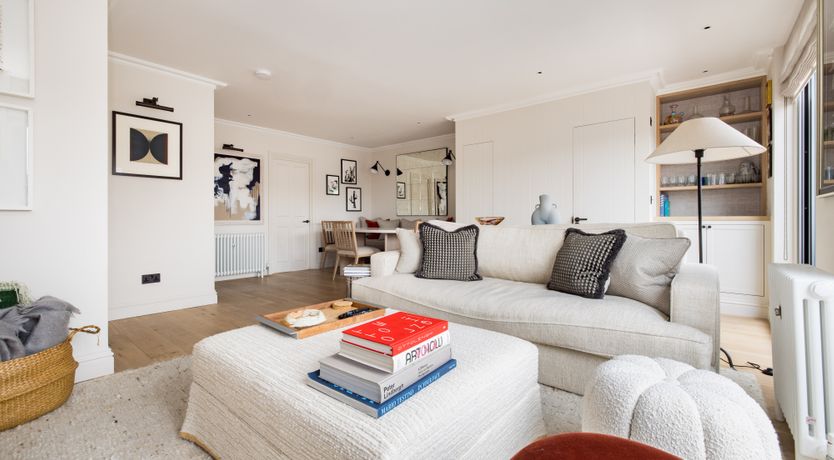 Photo of Solstice & Ivy