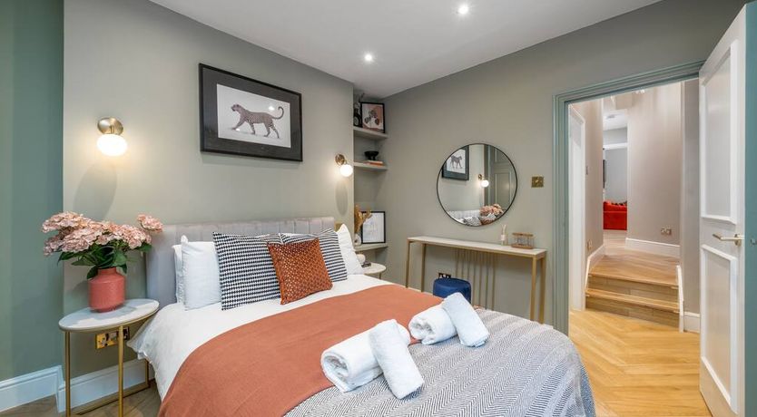 Photo of Crown & Anchor