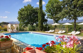Canopy of Elegance Holiday Home