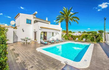 Palm Trees & Turquoise Seas Holiday Home