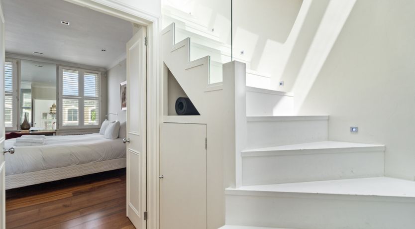 Photo of Royal Light