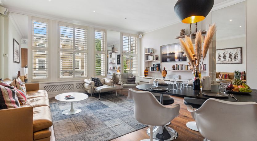 Photo of Royal Light