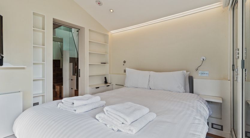 Photo of Royal Light