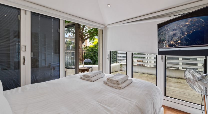 Photo of Royal Light