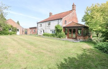 Lyons Green Holiday Home