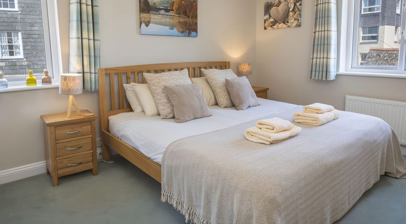 Photo of Baker's Dozen, 13 Dartmouth House