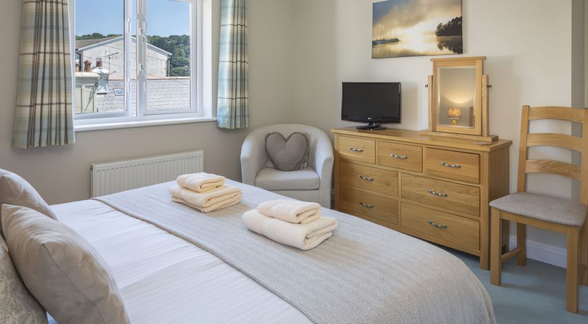 Photo of Baker's Dozen, 13 Dartmouth House