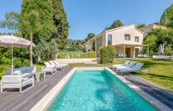 Cannes You Believe It? Holiday Home