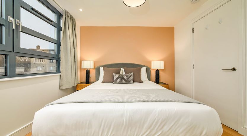 Photo of Crown of the City