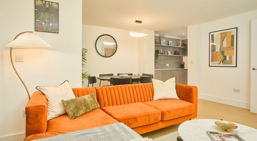 Photo of Crown of the City