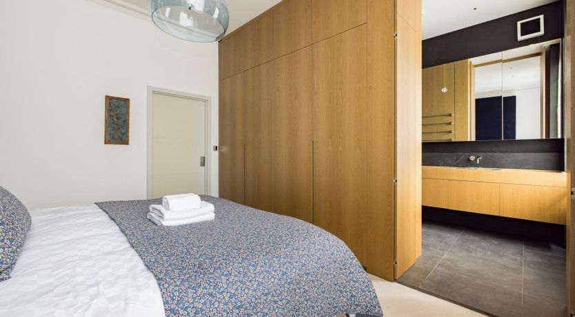 Photo of London Chic