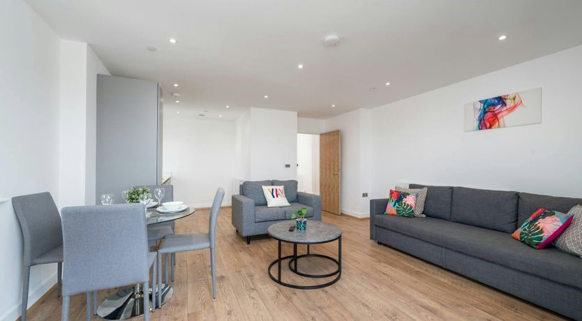 Photo of Thames Charm