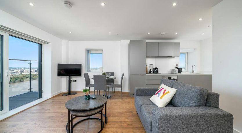 Photo of Thames Charm