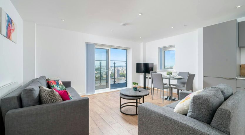 Photo of Thames Charm