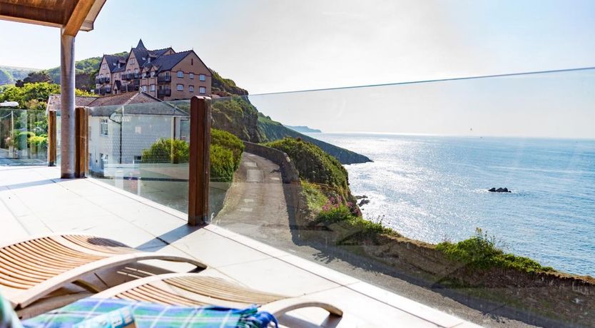 Photo of 5 Bed in Ilfracombe