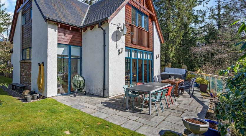 Photo of 5 Bed in Bridge of Cally