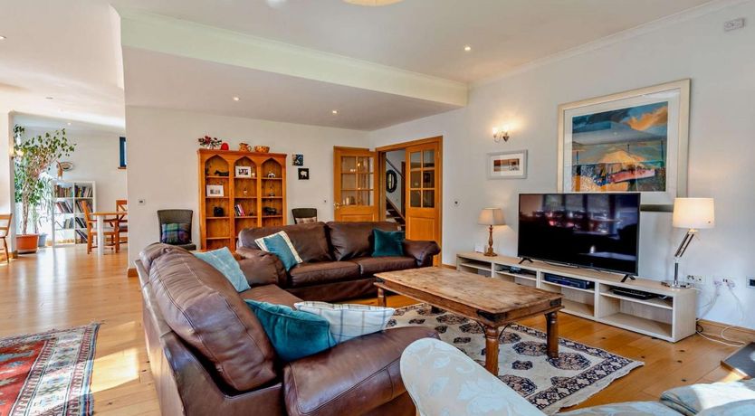 Photo of 5 Bed in Bridge of Cally