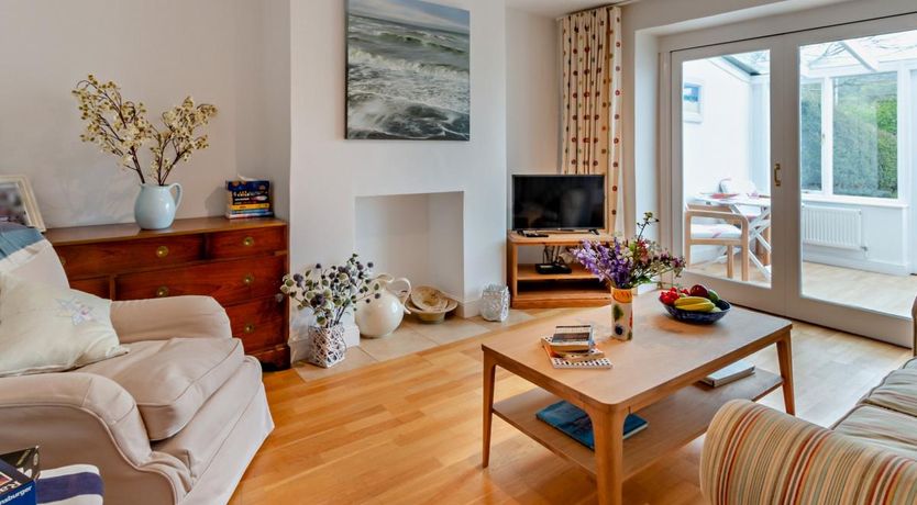 Photo of 3 Bed in Luccombe