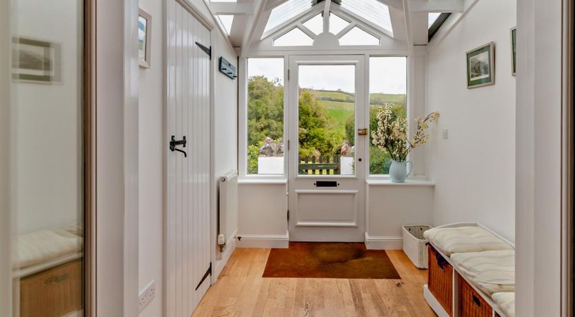 Photo of 3 Bed in Luccombe