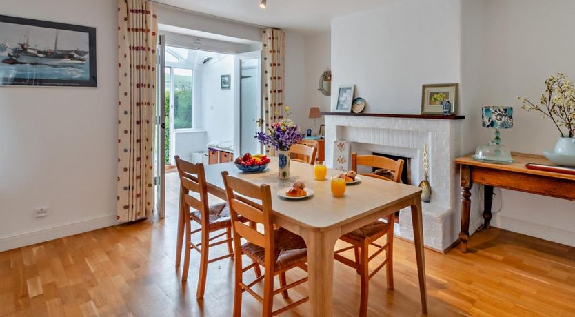 Photo of 3 Bed in Luccombe