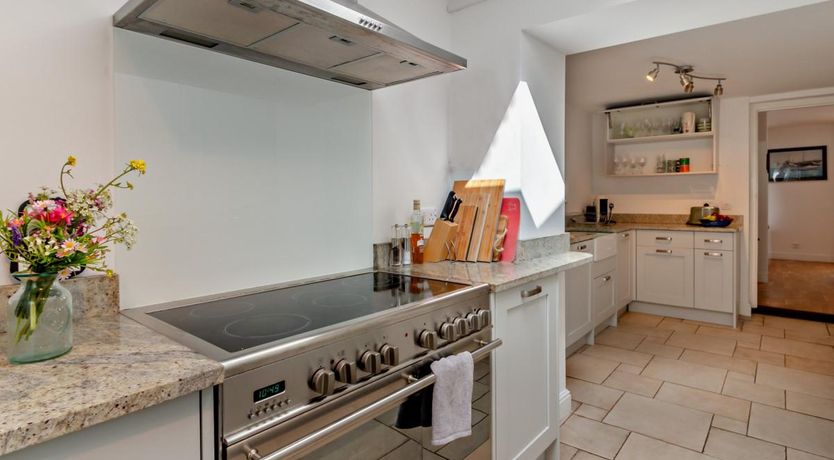 Photo of 3 Bed in Luccombe