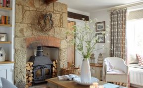 Photo of 3 Bed in Niton