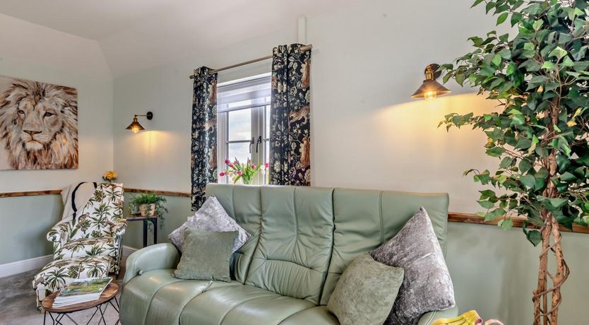 Photo of 1 Bed in Shipmeadow