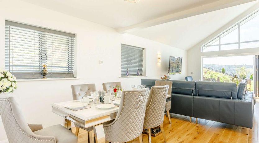 Photo of 4 Bed in Parracombe