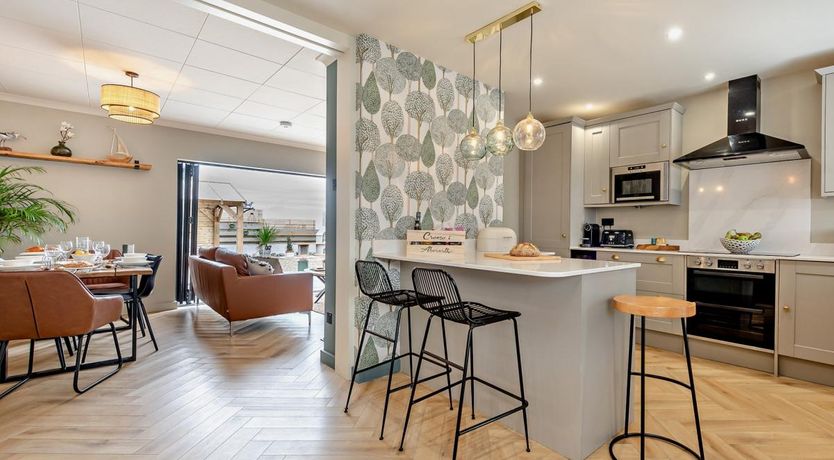 Photo of 3 Bed in Aberarth