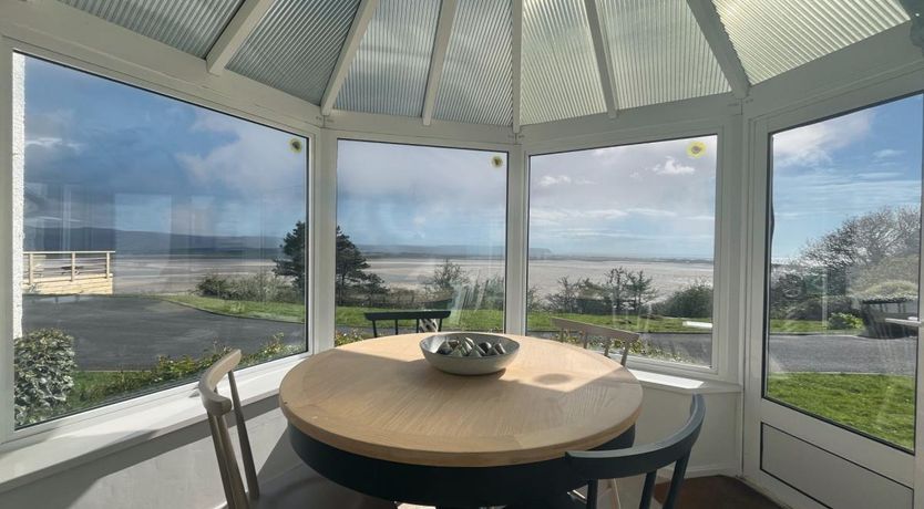 Photo of 5 Bed in Aberdovey