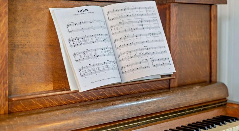 Photo of 5 Bed in Aberdovey