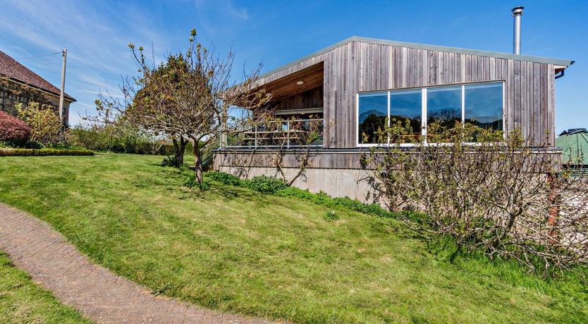 Photo of 5 Bed in Godshill