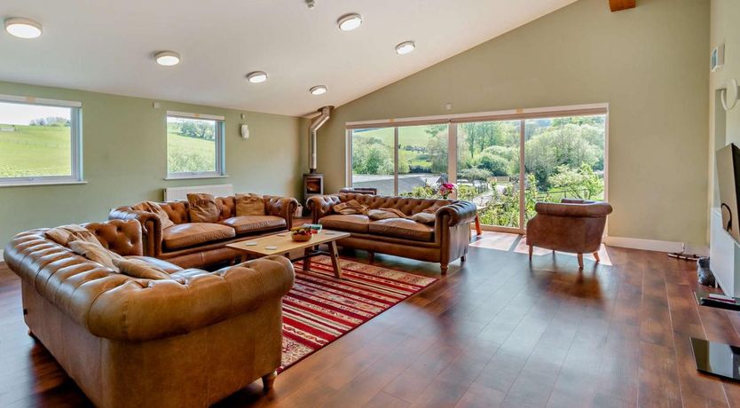 Photo of 5 Bed in Godshill