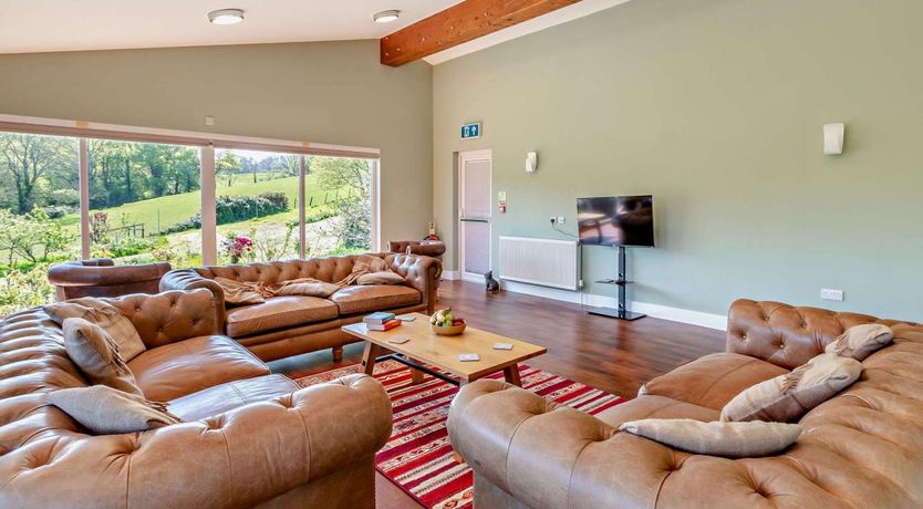 Photo of 5 Bed in Godshill