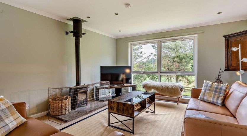 Photo of 5 Bed in Dunbar