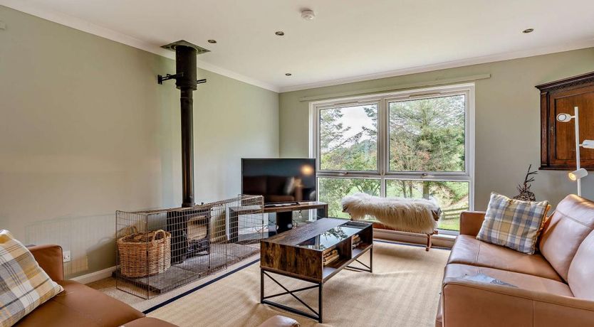 Photo of 5 Bed in Dunbar