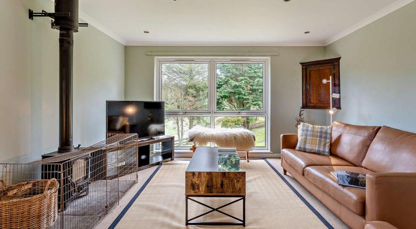 Photo of 5 Bed in Dunbar