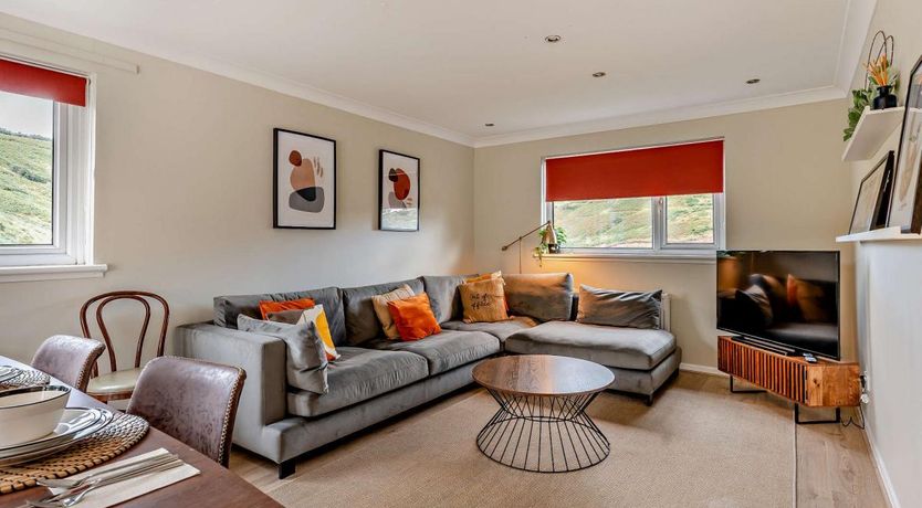 Photo of 5 Bed in Dunbar