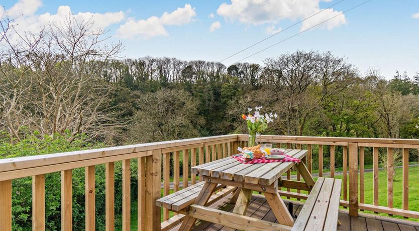 Photo of 2 Bed in Newport