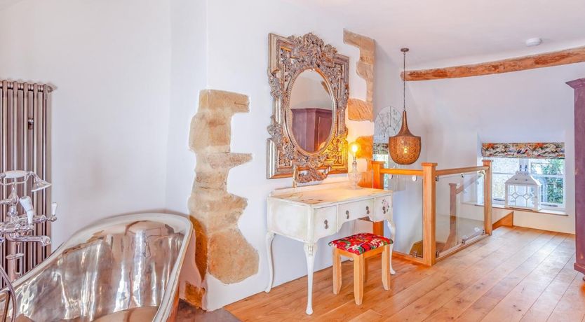 Photo of 1 Bed in Montacute