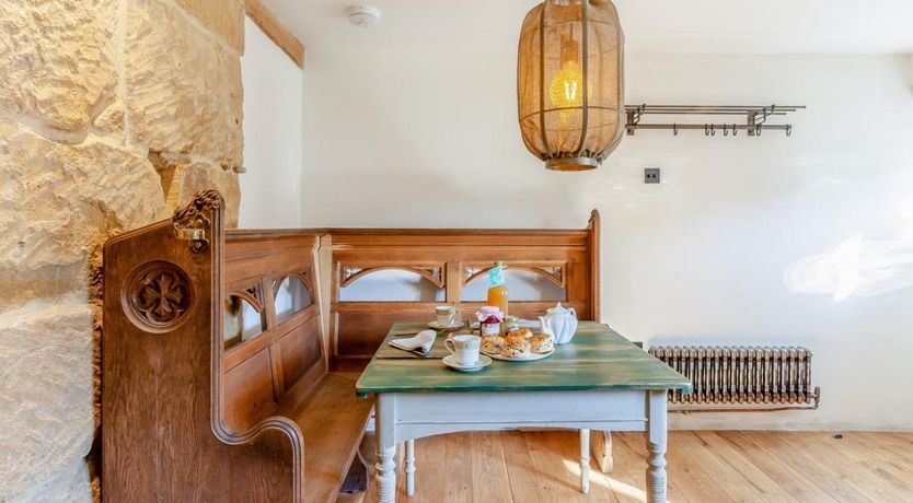 Photo of 1 Bed in Montacute