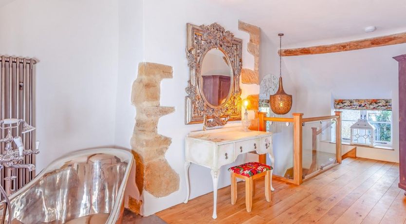 Photo of 1 Bed in Montacute