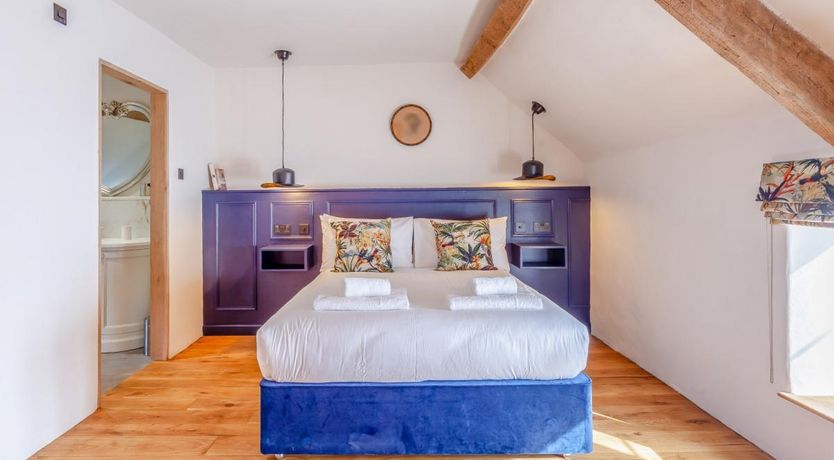 Photo of 1 Bed in Montacute