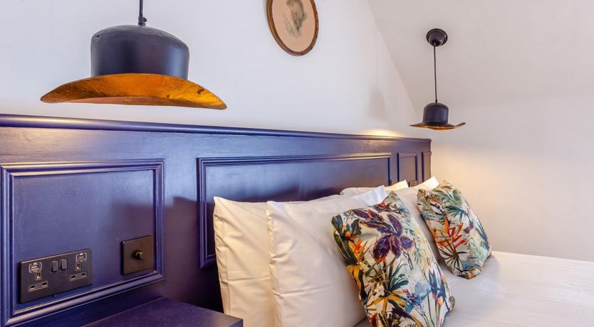 Photo of 1 Bed in Montacute