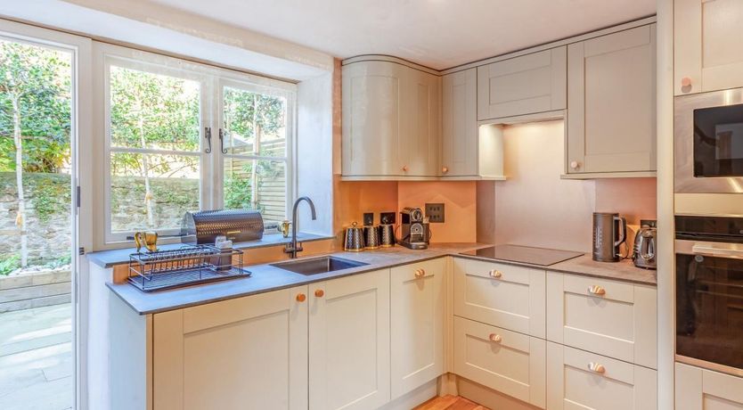 Photo of 1 Bed in Montacute