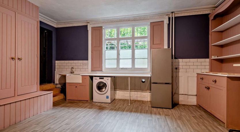 Photo of 9 Bed in Londesborough