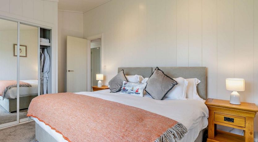 Photo of 2 Bed in St. Andrews