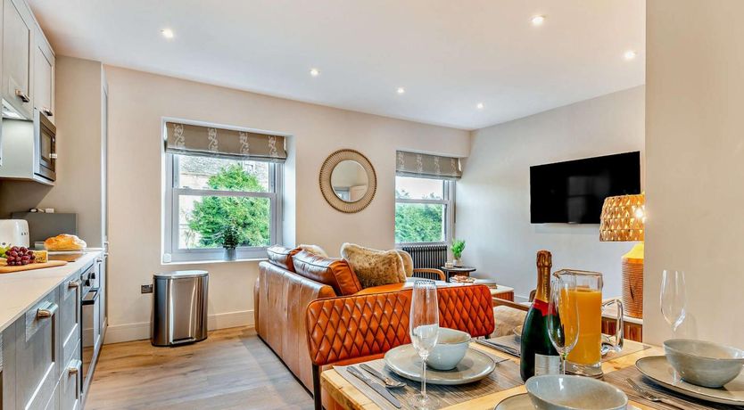 Photo of 2 Bed in Cheltenham