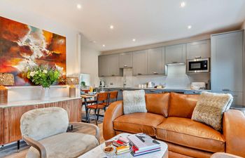 2 Bed in Cheltenham Holiday Home