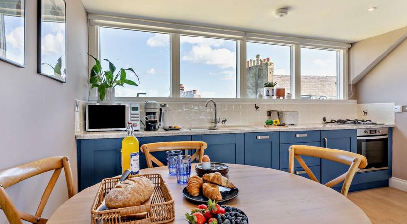 Photo of 2 Bed in Tenby